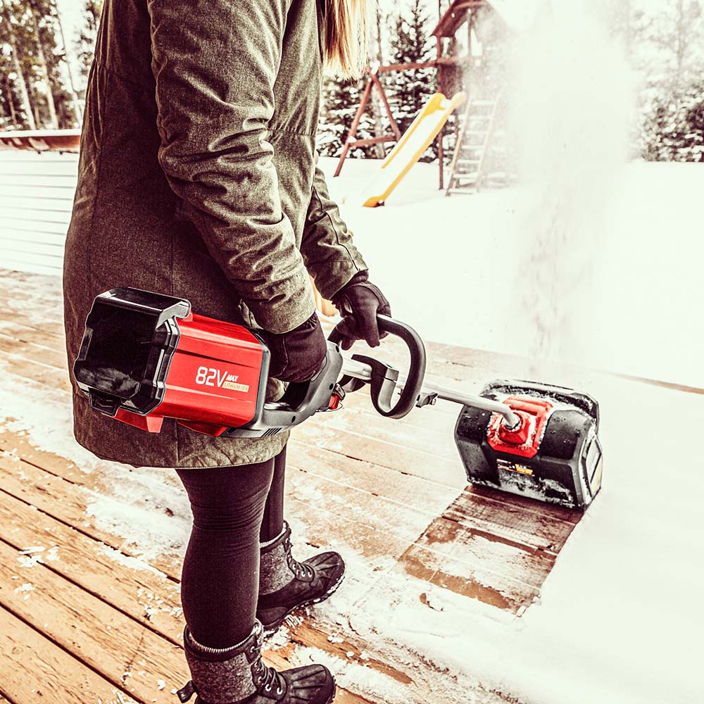 Battery operated shovel outlet